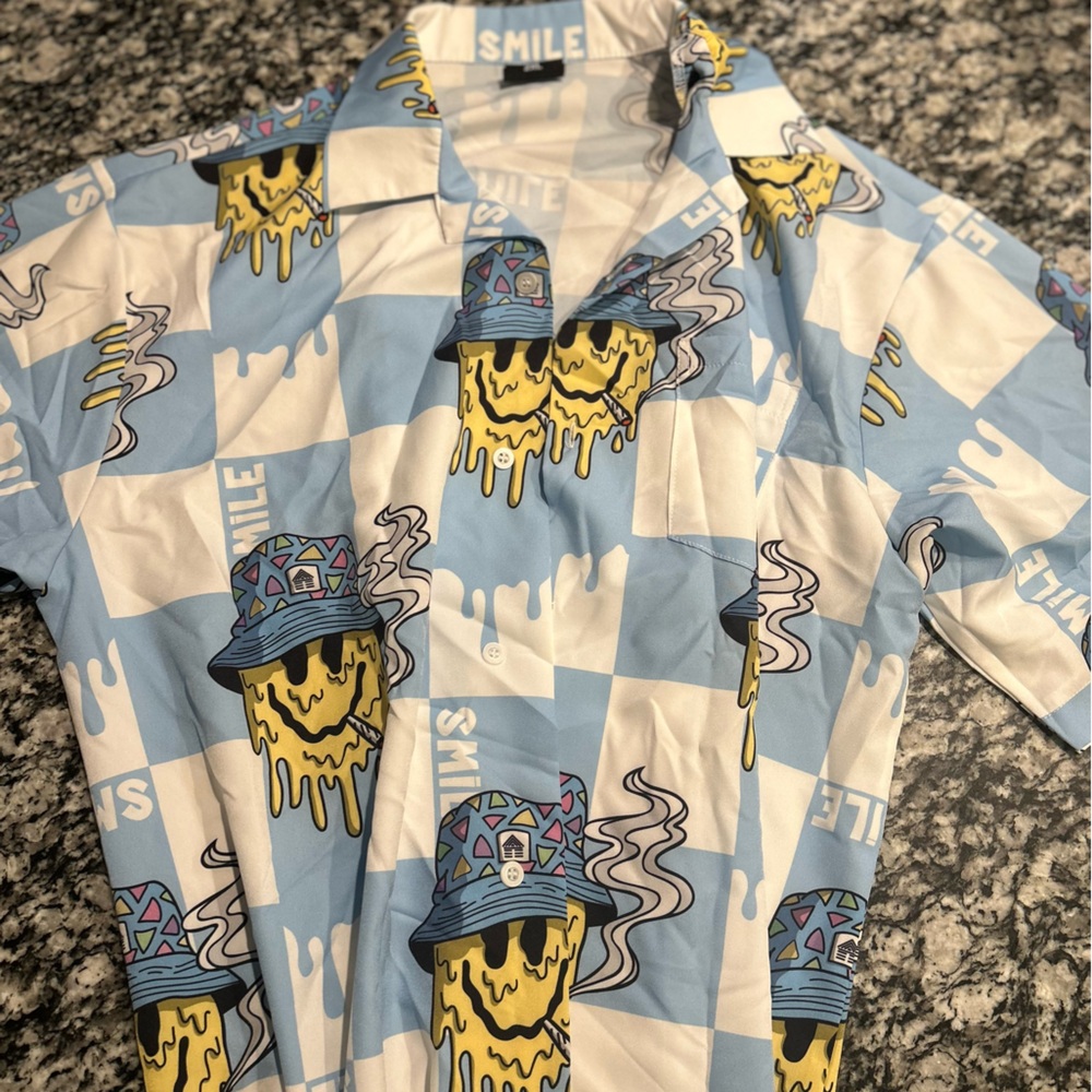 Short Sleeve Button-Down (US L)